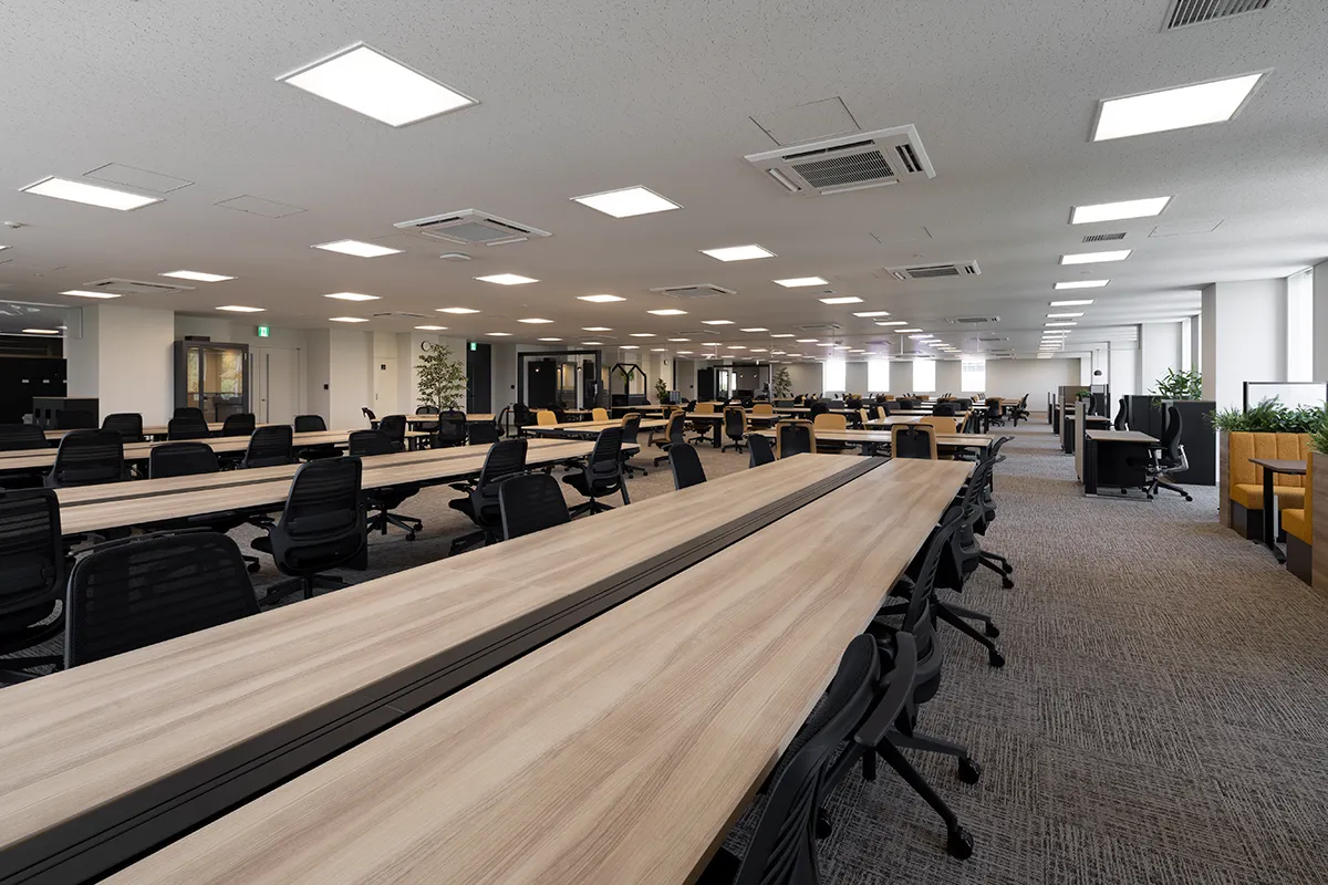 執務スペース　７F