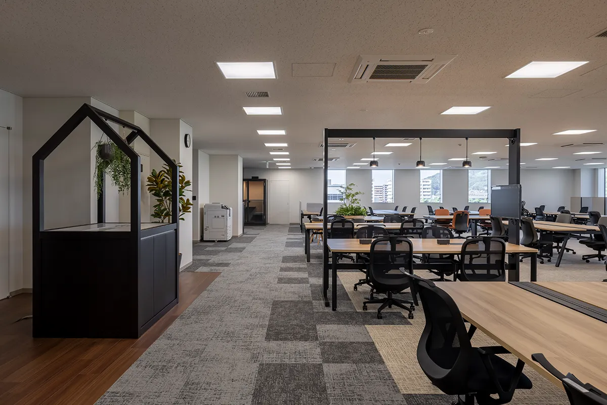 執務スペース　通路