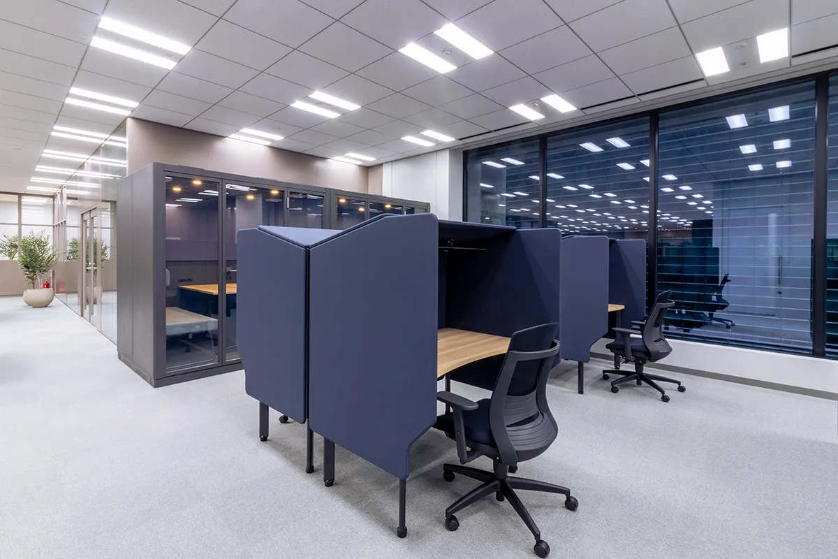 執務室（WEBブース・集中エリア）